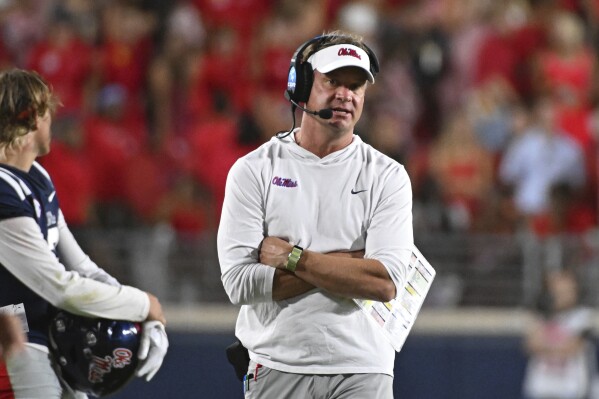 College Football Picks 6 games matching ranked teams in rare